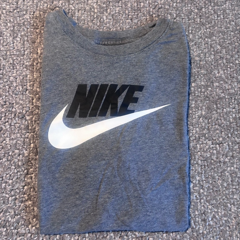Nike Gray and Black Short Sleeve Tee
